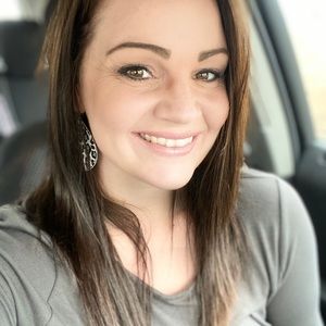 Meet your Posher, Alicia